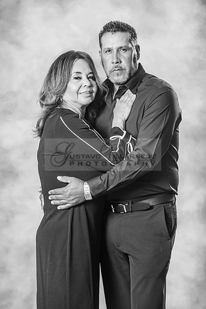Family studio photo session, Maternity photos, baby photos by Gustavo Villarreal Photography, 323-633-8283