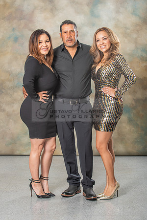 Family studio photo session, Maternity photos, baby photos by Gustavo Villarreal Photography, 323-633-8283