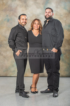 Family studio photo session, Maternity photos, baby photos by Gustavo Villarreal Photography, 323-633-8283