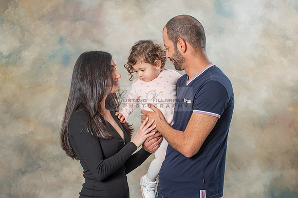 Hassib family portrait photos, photography, photographer studio in Whittier Ca, by Gustavo Villarreal, 323-633-8283