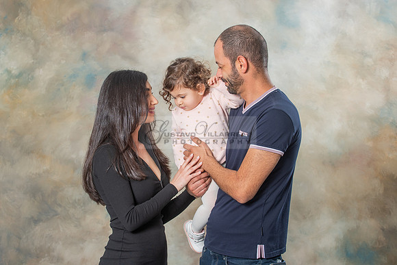 Hassib family portrait photos, photography, photographer studio in Whittier Ca, by Gustavo Villarreal, 323-633-8283