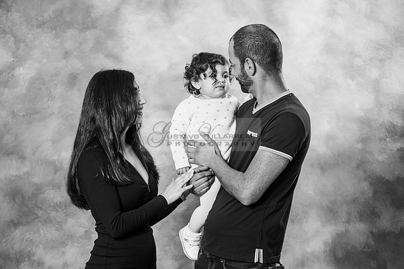 Hassib family portrait photos, photography, photographer studio in Whittier Ca, by Gustavo Villarreal, 323-633-8283