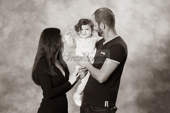 Hassib family portrait photos, photography, photographer studio in Whittier Ca, by Gustavo Villarreal, 323-633-8283
