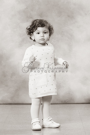 Hassib family portrait photos, photography, photographer studio in Whittier Ca, by Gustavo Villarreal, 323-633-8283