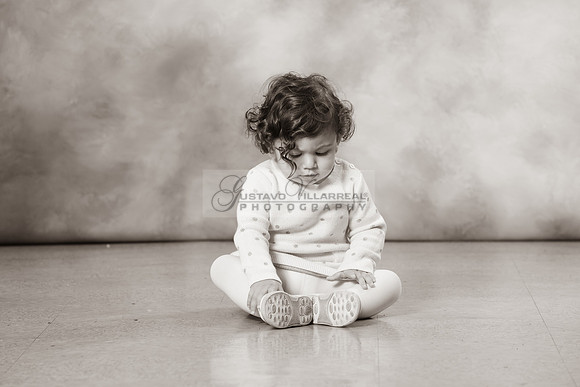 Hassib family portrait photos, photography, photographer studio in Whittier Ca, by Gustavo Villarreal, 323-633-8283