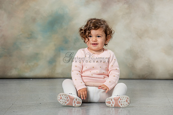 Hassib family portrait photos, photography, photographer studio in Whittier Ca, by Gustavo Villarreal, 323-633-8283