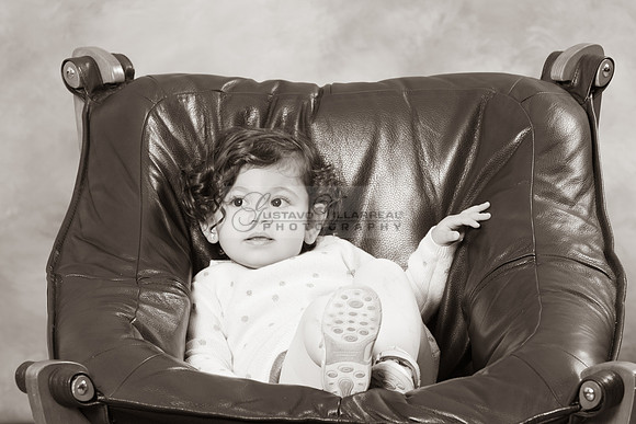 Hassib family portrait photos, photography, photographer studio in Whittier Ca, by Gustavo Villarreal, 323-633-8283