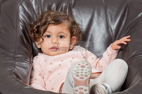 Hassib family portrait photos, photography, photographer studio in Whittier Ca, by Gustavo Villarreal, 323-633-8283