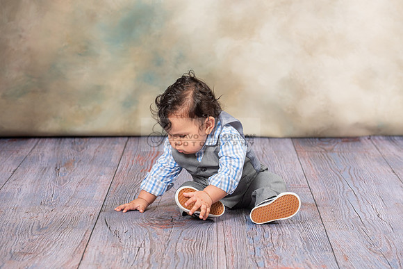 Susan y Francisco 6 months baby boy photos near Whittier Ca, by Gustavo Villarreal Photography 323-633-8283