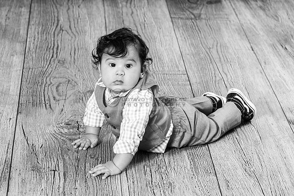 Susan y Francisco 6 months baby boy photos near Whittier Ca, by Gustavo Villarreal Photography 323-633-8283