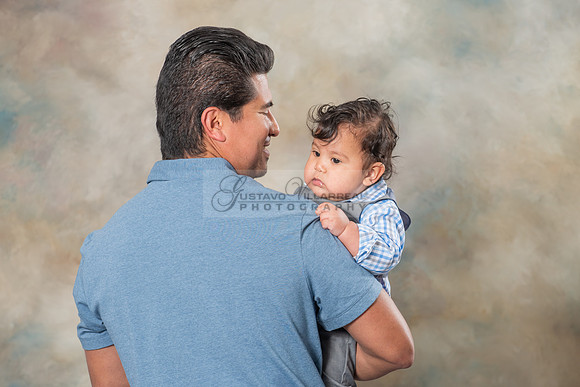 Susan y Francisco 6 months baby boy photos near Whittier Ca, by Gustavo Villarreal Photography 323-633-8283