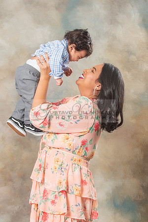 Susan y Francisco 6 months baby boy photos near Whittier Ca, by Gustavo Villarreal Photography 323-633-8283