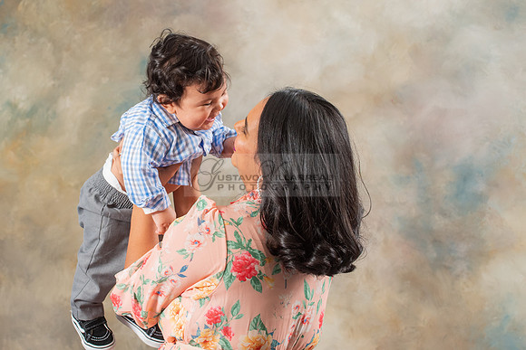 Susan y Francisco 6 months baby boy photos near Whittier Ca, by Gustavo Villarreal Photography 323-633-8283