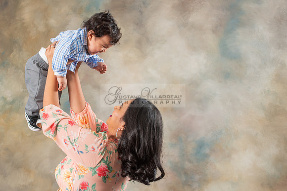 Susan y Francisco 6 months baby boy photos near Whittier Ca, by Gustavo Villarreal Photography 323-633-8283