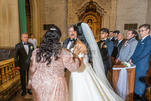 Brenda-and-Ismael-wedding- ceremony-at-St-Vincent-catholic-church-in-Los- Angeles-Ca-photographer-videographer-gvphotoandvide.com-323-633-8283