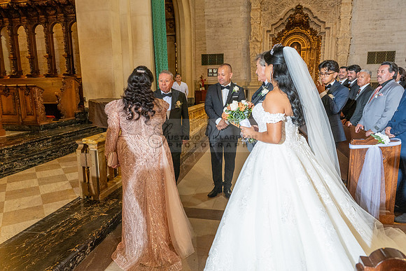 Brenda-and-Ismael-wedding- ceremony-at-St-Vincent-catholic-church-in-Los- Angeles-Ca-photographer-videographer-gvphotoandvide.com-323-633-8283