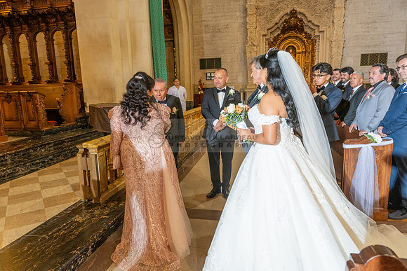 Brenda-and-Ismael-wedding- ceremony-at-St-Vincent-catholic-church-in-Los- Angeles-Ca-photographer-videographer-gvphotoandvide.com-323-633-8283