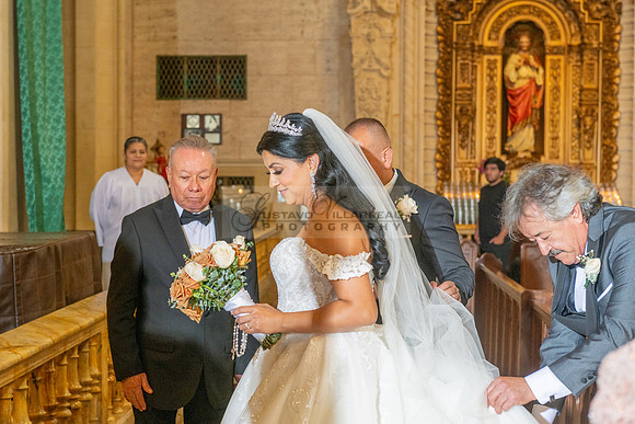 Brenda-and-Ismael-wedding- ceremony-at-St-Vincent-catholic-church-in-Los- Angeles-Ca-photographer-videographer-gvphotoandvide.com-323-633-8283