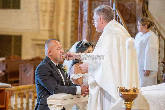 Brenda-and-Ismael-wedding- ceremony-at-St-Vincent-catholic-church-in-Los- Angeles-Ca-photographer-videographer-gvphotoandvide.com-323-633-8283