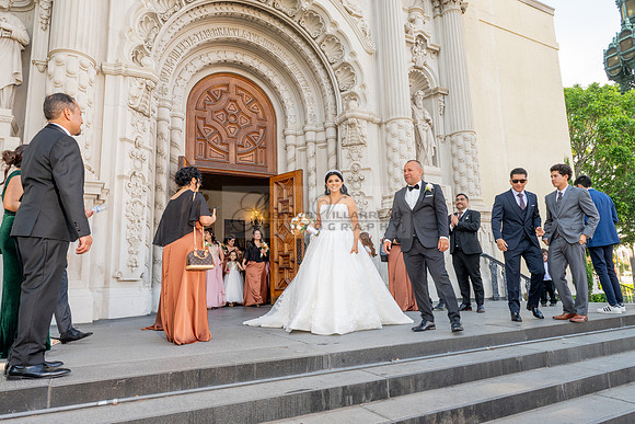 Brenda-and-Ismael-wedding- ceremony-at-St-Vincent-catholic-church-in-Los- Angeles-Ca-photographer-videographer-gvphotoandvide.com-323-633-8283