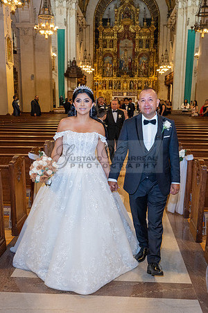 Brenda-and-Ismael-wedding- ceremony-at-St-Vincent-catholic-church-in-Los- Angeles-Ca-photographer-videographer-gvphotoandvide.com-323-633-8283