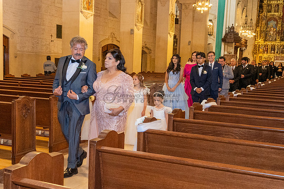 Brenda-and-Ismael-wedding- ceremony-at-St-Vincent-catholic-church-in-Los- Angeles-Ca-photographer-videographer-gvphotoandvide.com-323-633-8283