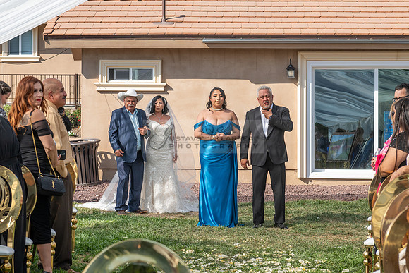 Gloria y Jose Luis Engagement photos en el rancho, caballos, Novias, La Puente Ca, 323-633-8283, www.gvphotoandvideo.com