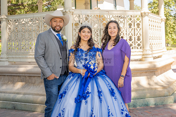 Violeta Noemi quinceanera celebration, photographer , videographer in Hacienda Heights Ca, Montebello Ca, Gustavo Villarreal Photography, 323-633-8283, www.gvphotoandvideo.com