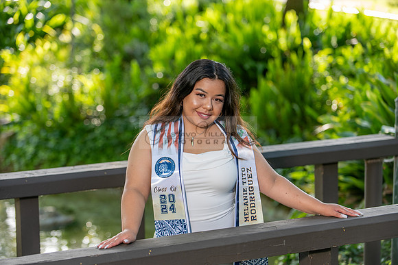 Melanie graduation photographer CSUF, California State University Fullerton, Whittier Ca, Gustavo Villarreal Photography, 323-633-8283, www.gvphotoandvideo.com