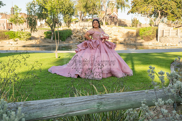 Darlene Dorado quinceanera, sweet 16, weddings, photo, shoot, at Cerritos heritage park in Cerritos Ca, Gustavo Villarreal, photography, videography, 323-633-8283, www.gustavovillarreal.com
