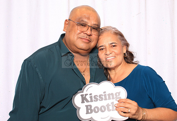 Stephanie and Albert wedding celebration, photo booth in Redondo Beach Ca, Gustavo Villarreal Photography, 323-633-8283, www.gvphotoandvideo.com