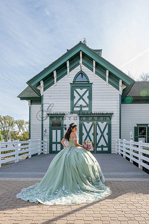Geannah Gonzalez quinceanera, sweet 16, photo shoot at Heritage Park in Santa Fe Springs Ca. Gustavo Villarreal Photography, 323-633-8283