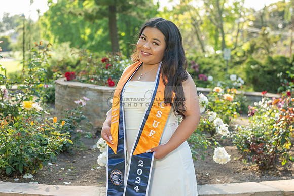 Melanie graduation photographer CSUF, California State University Fullerton, Whittier Ca, Gustavo Villarreal Photography, 323-633-8283, www.gvphotoandvideo.com