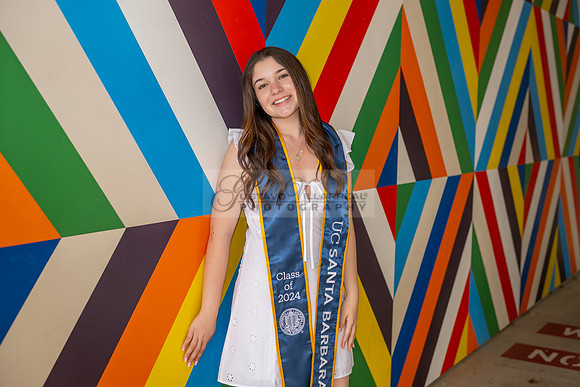 Lauren Berry graduation photos, portraits at UCSB Santa Barbara Ca. Gustavo Villarreal Photography, 323-633-8283