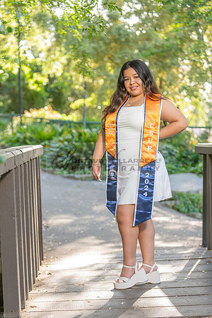 Melanie graduation photographer CSUF, California State University Fullerton, Whittier Ca, Gustavo Villarreal Photography, 323-633-8283, www.gvphotoandvideo.com