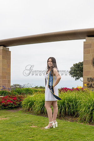 Lauren Berry graduation photos, portraits at UCSB Santa Barbara Ca. Gustavo Villarreal Photography, 323-633-8283