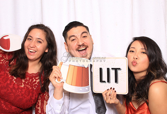 Stephanie and Albert wedding celebration, photo booth in Redondo Beach Ca, Gustavo Villarreal Photography, 323-633-8283, www.gvphotoandvideo.com