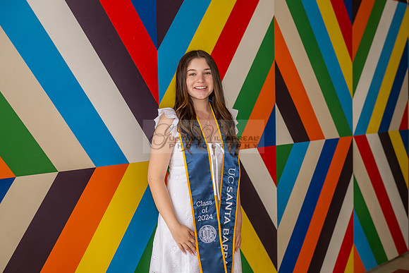 Lauren Berry graduation photos, portraits at UCSB Santa Barbara Ca. Gustavo Villarreal Photography, 323-633-8283