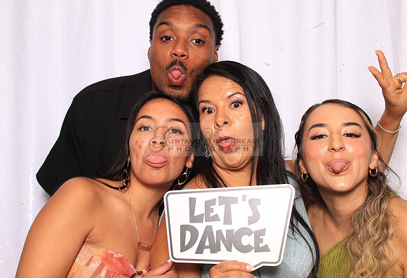 Stephanie and Albert wedding celebration, photo booth in Redondo Beach Ca, Gustavo Villarreal Photography, 323-633-8283, www.gvphotoandvideo.com