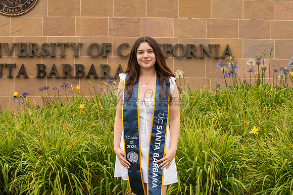 Lauren Berry graduation photos, portraits at UCSB Santa Barbara Ca. Gustavo Villarreal Photography, 323-633-8283