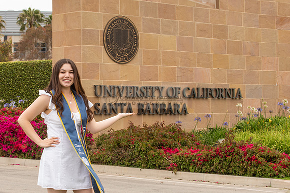 Lauren Berry graduation photos, portraits at UCSB Santa Barbara Ca. Gustavo Villarreal Photography, 323-633-8283