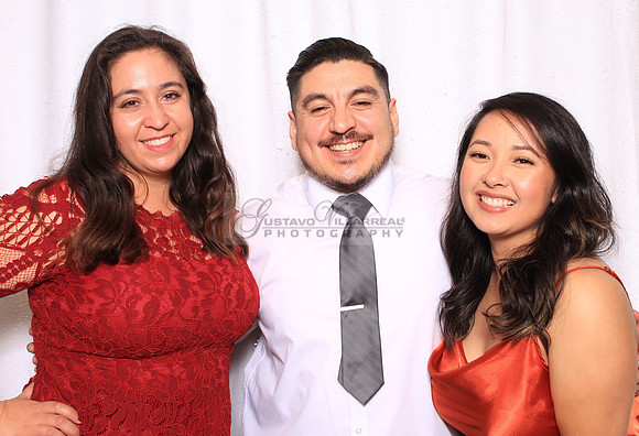 Stephanie and Albert wedding celebration, photo booth in Redondo Beach Ca, Gustavo Villarreal Photography, 323-633-8283, www.gvphotoandvideo.com
