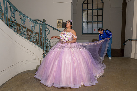 Camila Pacheco quinceanera, sweet 16, photo session in Pasadena City Hall in Pasadena California, photography and videography by Gustavo Villarreal photographer, 323-633-8283, www.gvphotoandvideo.com