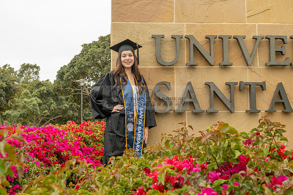 Lauren Berry graduation photos, portraits at UCSB Santa Barbara Ca. Gustavo Villarreal Photography, 323-633-8283