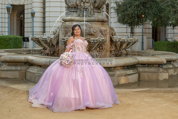 Camila Pacheco quinceanera, sweet 16, photo session in Pasadena City Hall in Pasadena California, photography and videography by Gustavo Villarreal photographer, 323-633-8283, www.gvphotoandvideo.com
