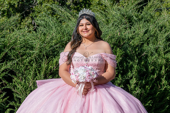 Sophia Salas quinceanera, photo, shoot, at Penn Park in Whittier Ca, Gustavo Villarreal Photography, 323-633-8283, www.gustavovillarreal.com