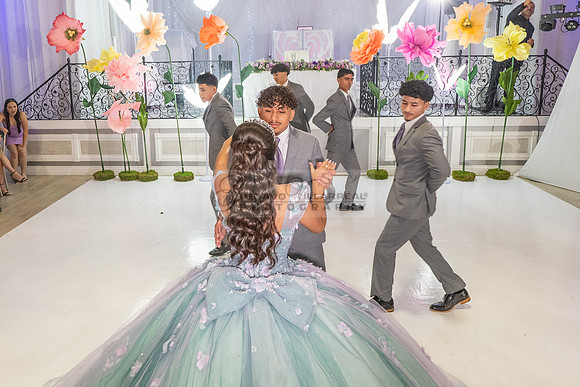 LINK #2-Janelle Ornelas, Sweet Sixteen, quinceanera, celebration at El Palacio Hall in south El Monte Ca, Gustavo Villarreal Photography, 323-633-8283, www.gvphotoandvideo.com