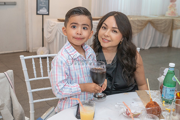 Nazareth Bautizo fotografias y videos en Whittier Ca, reception at Grand premier Banquet hall in Gardena Ca. Gustavo Villarreal photographer 323-633-8283, www.gvphotoandvideo.com