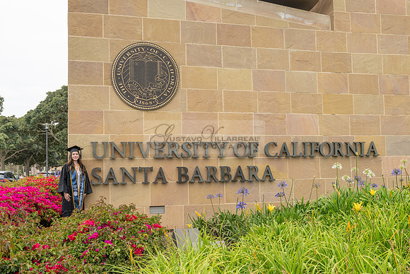 Lauren Berry graduation photos, portraits at UCSB Santa Barbara Ca. Gustavo Villarreal Photography, 323-633-8283