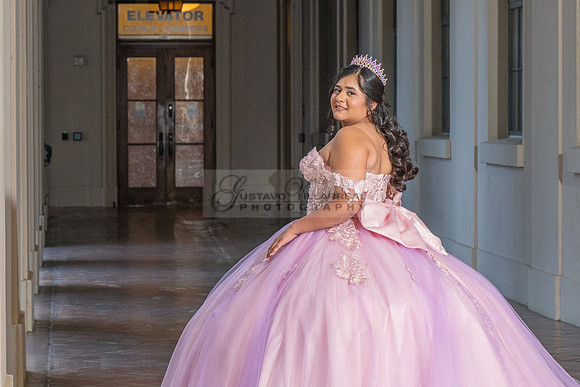 Camila Pacheco quinceanera, sweet 16, photo session in Pasadena City Hall in Pasadena California, photography and videography by Gustavo Villarreal photographer, 323-633-8283, www.gvphotoandvideo.com
